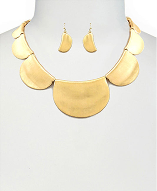 Metal Work Design Necklace Set