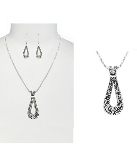 Tailored Look Teardrop Necklace Set