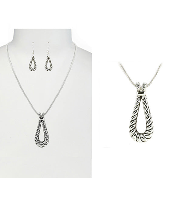 Tailored Look Teardrop Necklace Set