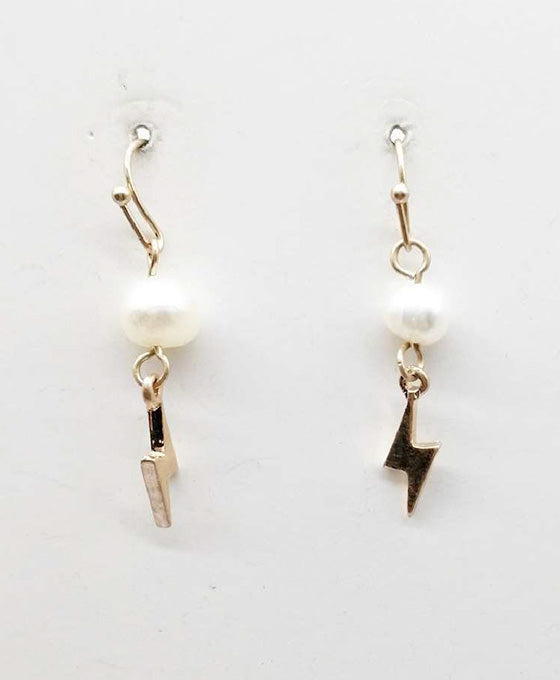 Lighting Bolt w/ Peal Earring